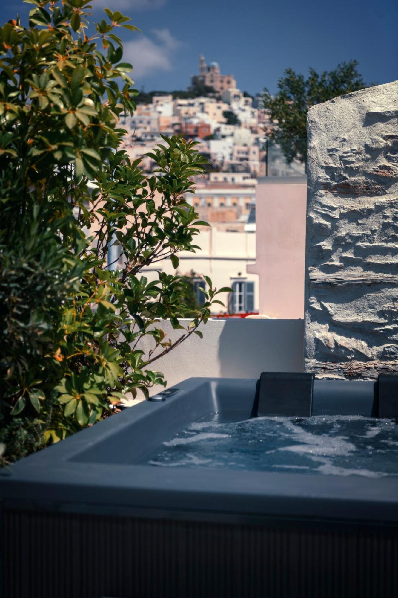 Ninemian Suites Syros 에르무폴리 외부 사진